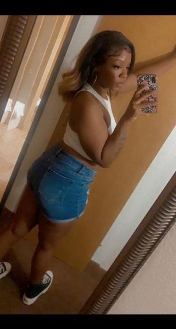 Layla, 22  female escort, Tulsa