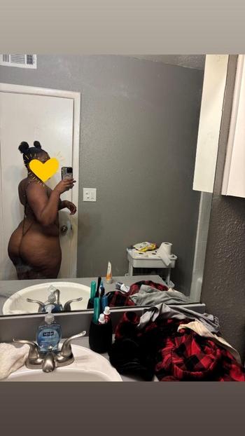 Paris, 23  female escort, Tulsa