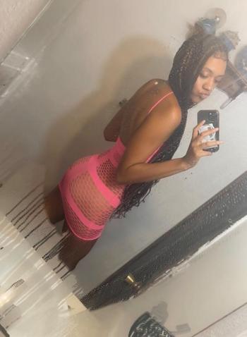 lella, 21  female escort, Tulsa